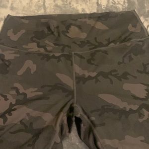Zyia - camo print size 14-16